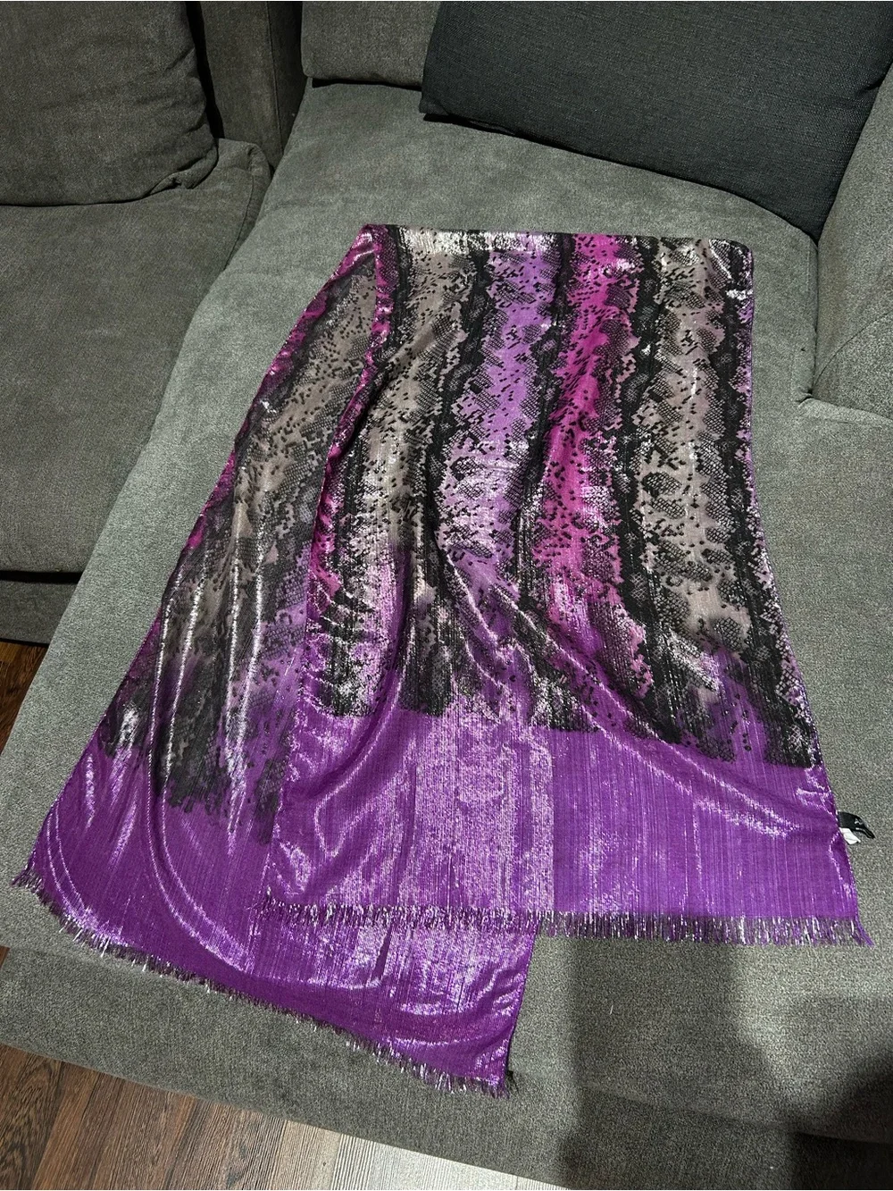 Vintage Apt. 9 Purple/ Black Patterned Women's Scarf/Wrap/Pashmina-metallic